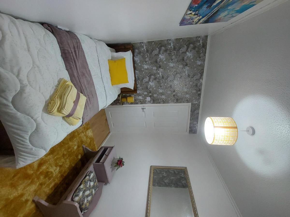 Lovely 2-Bed House In The Heart Of Woodhouse Leeds Лидс Экстерьер фото