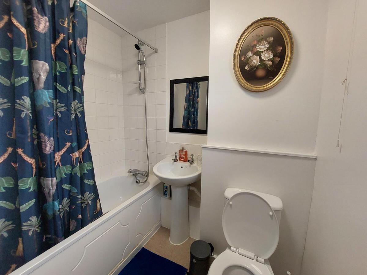 Lovely 2-Bed House In The Heart Of Woodhouse Leeds Лидс Экстерьер фото