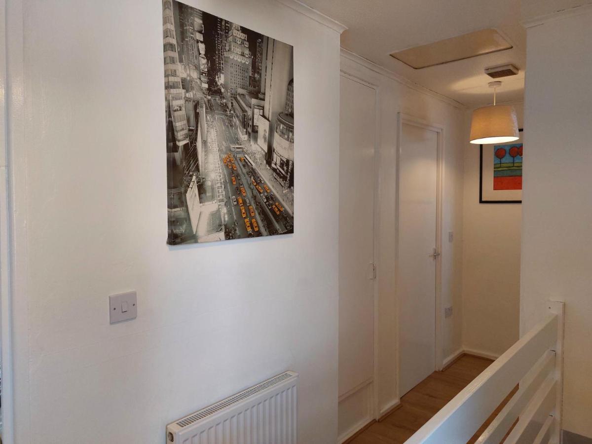 Lovely 2-Bed House In The Heart Of Woodhouse Leeds Лидс Экстерьер фото