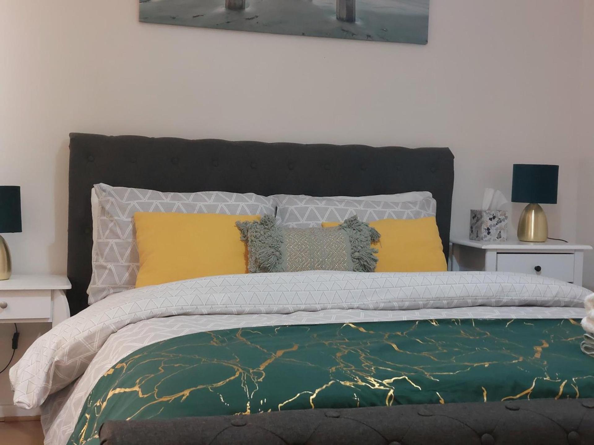 Lovely 2-Bed House In The Heart Of Woodhouse Leeds Лидс Экстерьер фото