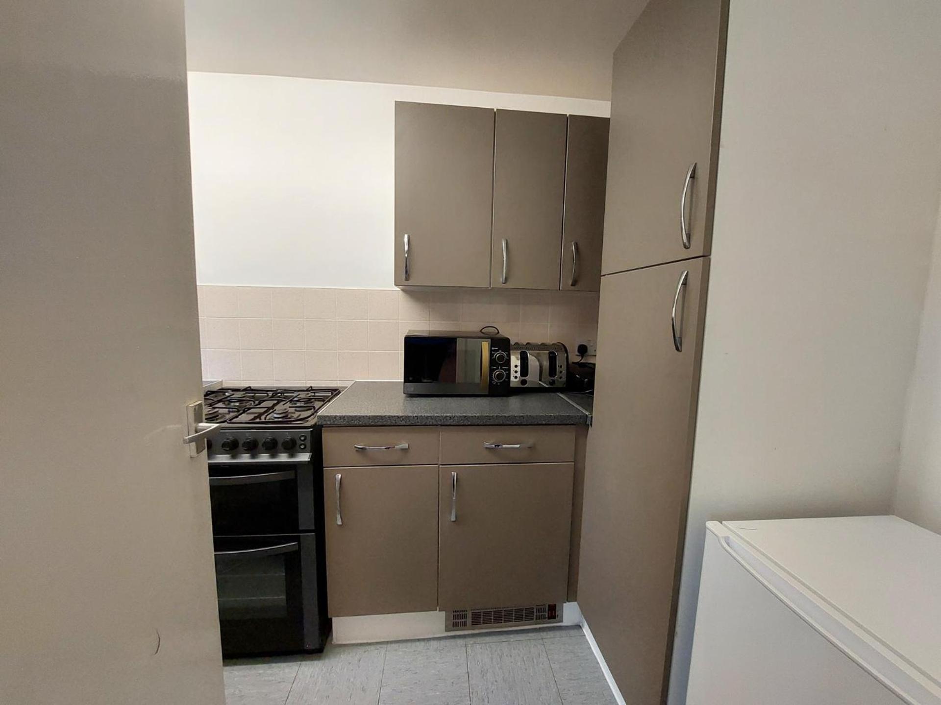 Lovely 2-Bed House In The Heart Of Woodhouse Leeds Лидс Экстерьер фото