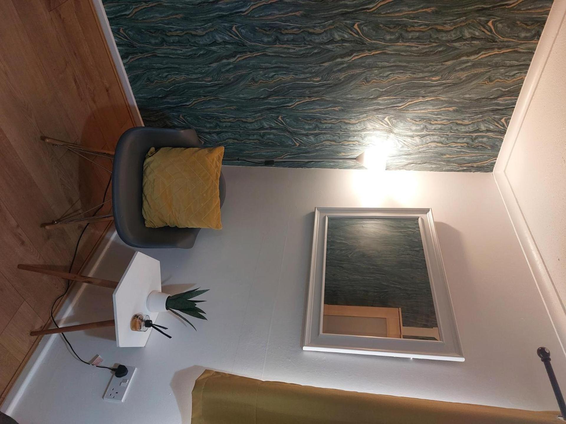 Lovely 2-Bed House In The Heart Of Woodhouse Leeds Лидс Экстерьер фото