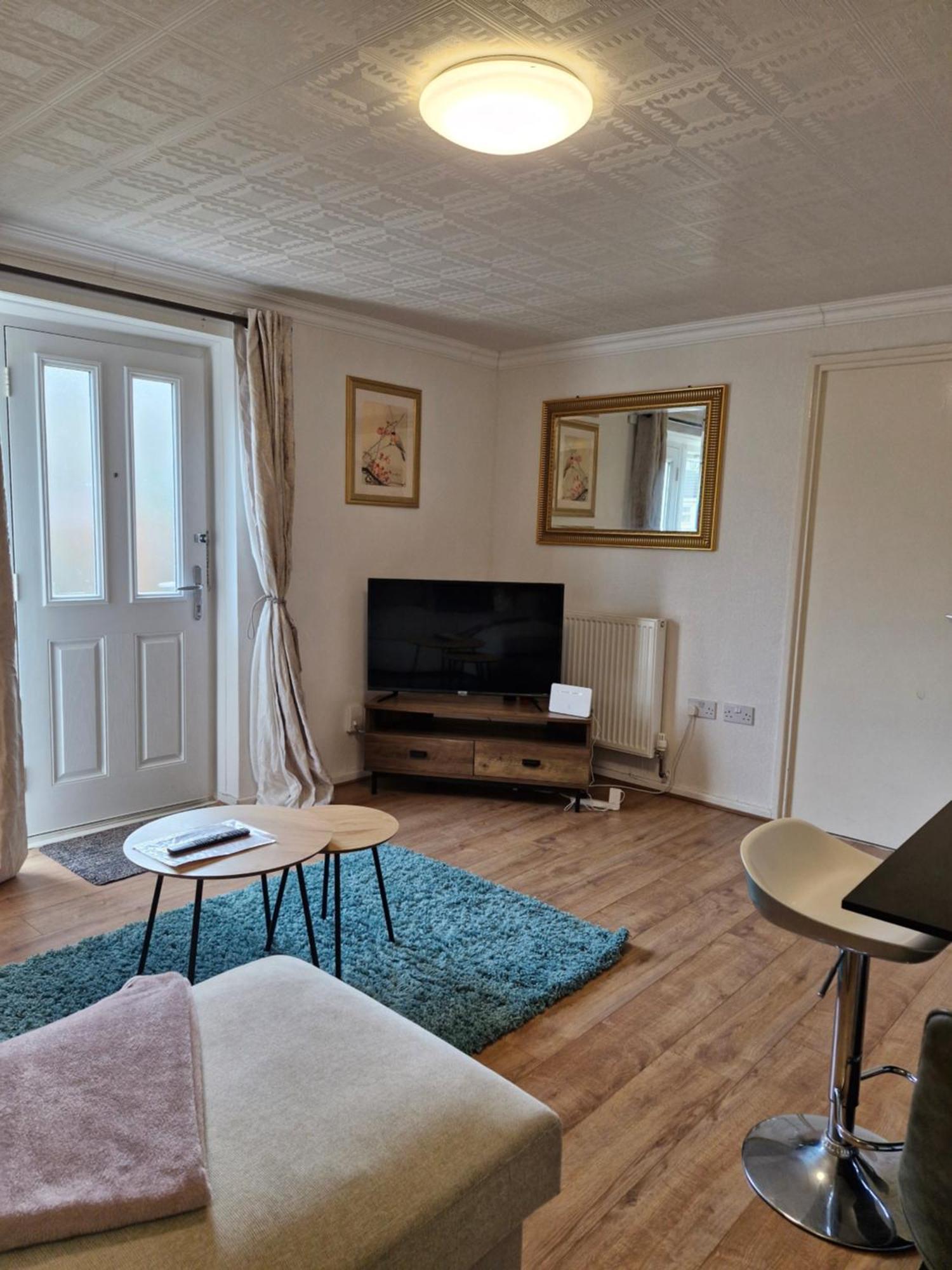 Lovely 2-Bed House In The Heart Of Woodhouse Leeds Лидс Экстерьер фото
